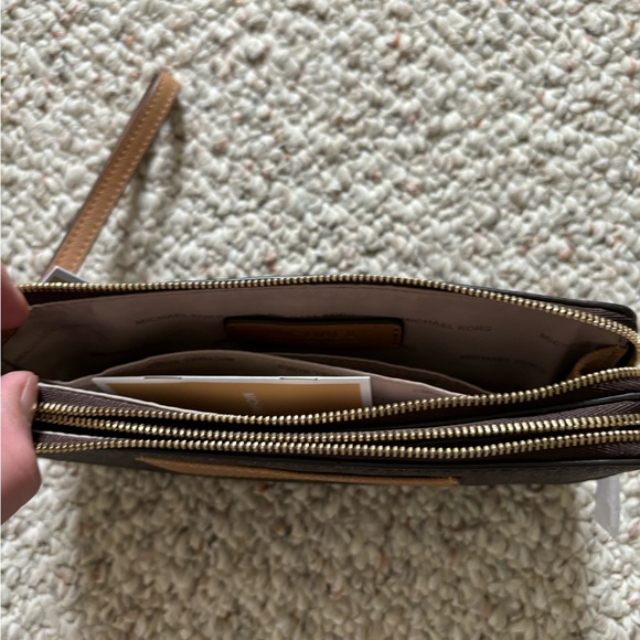 Michael Kors Bedford Double Zip Pocket Large Wristlet - Picture 4 of 4